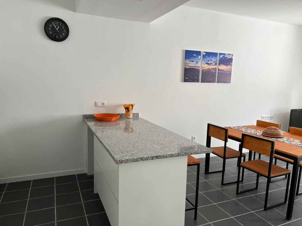 Tia Nita Apartamentos Mindelo Esterno foto